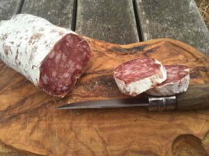 grosses tranches saucisson